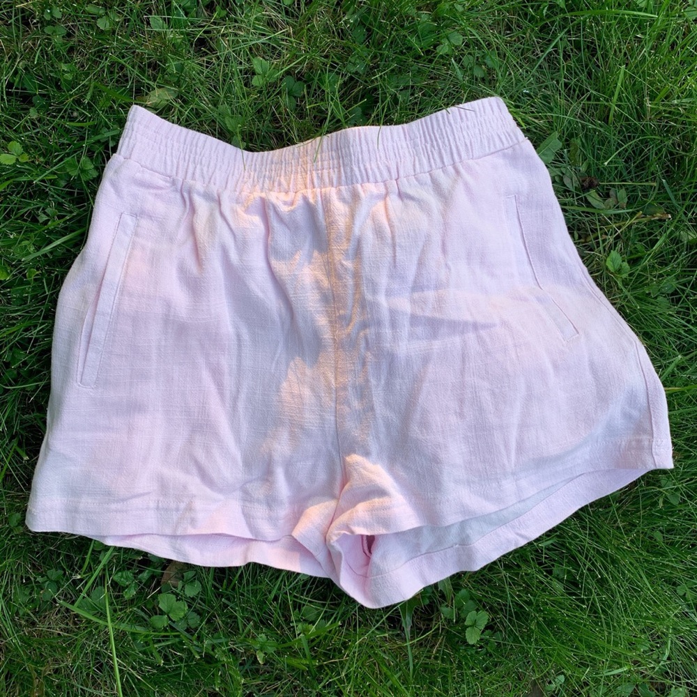 LA Hearts light pink linen shorts